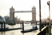 <p><em>Aktualisiert am: 04.10.2022</em></p> <p>Der London Marathon ist ein jährlich stattfindender Marathon in London, Vereinigtes Königreich. Es wurde 1981 von den Athleten Chris Brasher und John Disley gegründet und findet regulär im April statt.</p>